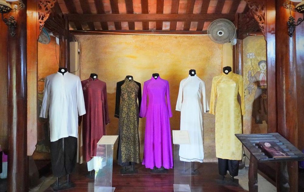 Áo dài qua các thời kỳ