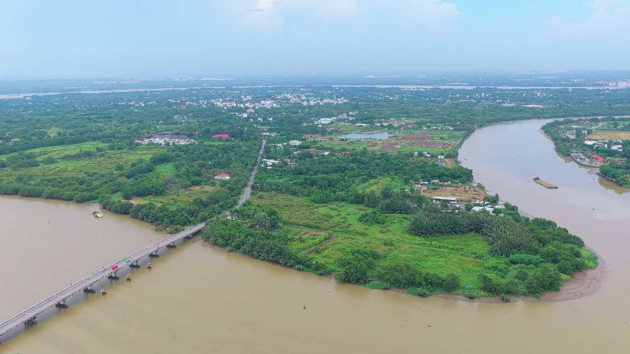 Long Phước nhìn từ trên cao, ven sông Đồng Nai